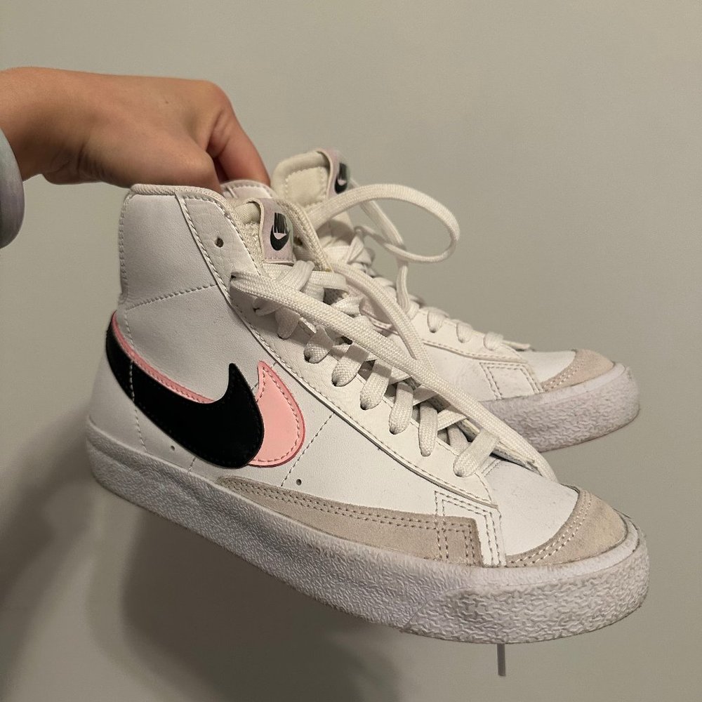 Nike Blazer Mid '77 SE Pink & Black Swoosh 4y